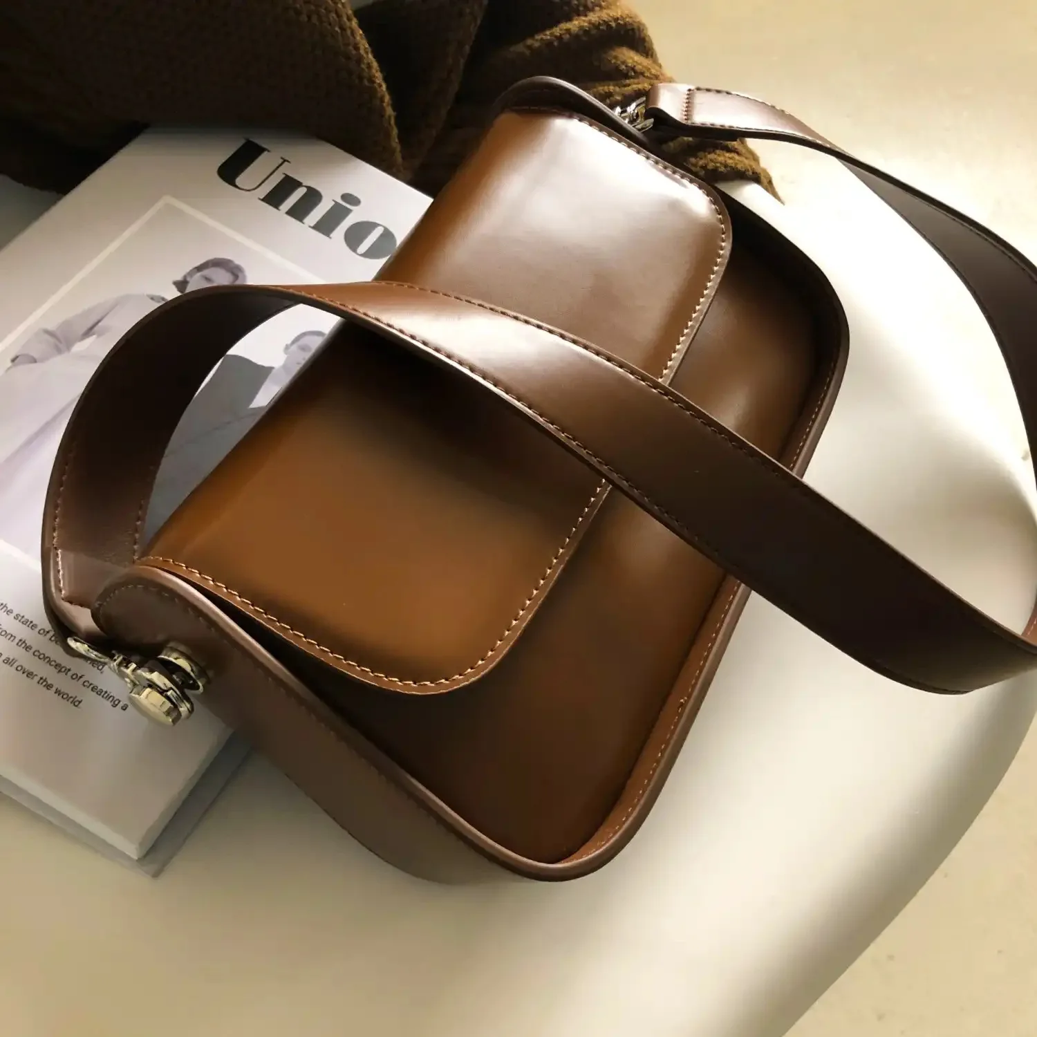 Leather Women's Bag Niche Fashion Design Crossbody Women 2025 Retro Small Square Everything Shoulder Designer Luxury Bag
Leather Women's Bag Niche Fashion Design Crossbody Women 2025 Retro Small Square Everything Shoulder Designer Luxury Bag