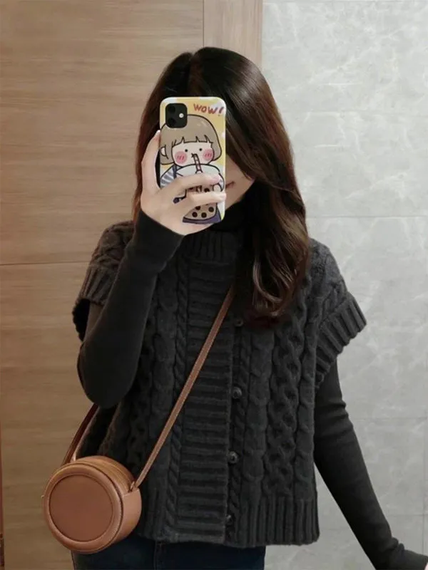 Knitted High Collar Vest with Linen Pattern Minimalist Style for Layering Winter New Arrival Women's Fashion Vest
Knitted High Collar Vest with Linen Pattern Minimalist Style for Layering Winter New Arrival Women's Fashion Vest