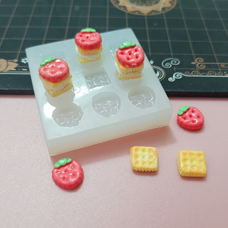 Miniature Lovely Strawberry Biscuit Silicone Mold Ultra Light Clay Doll House Food toy Dessert Fasting Molds
Miniature Lovely Strawberry Biscuit Silicone Mold Ultra Light Clay Doll House Food toy Dessert Fasting Molds
