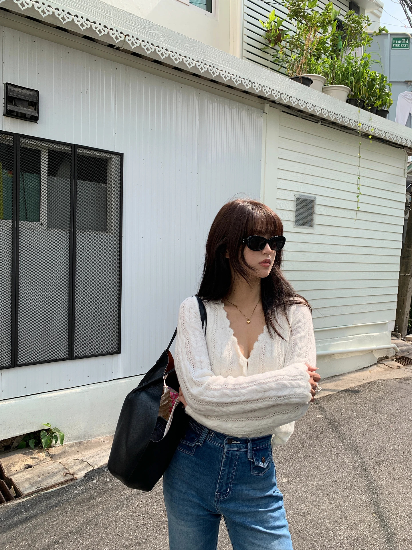 Soft Knitted V-Ne ell Lace Trim Open Cardigan Sweater French Sle Slim Fit Comfortable Long Sve Wool Blend Outerwear
Soft Knitted V-Ne ell Lace Trim Open Cardigan Sweater French Sle Slim Fit Comfortable Long Sve Wool Blend Outerwear