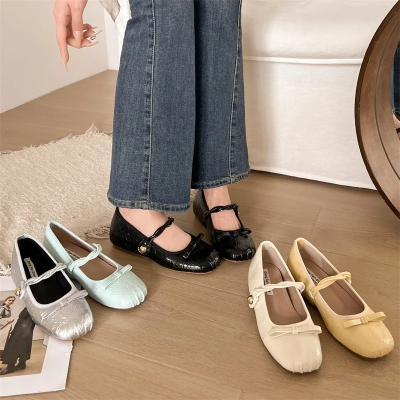 2025 NewSilver Mary Jane Single Shoes Women's Spring Butterfly Knot Dress Evening Shoes Increased Height Inner Rubber Mid Heel
2025 NewSilver Mary Jane Single Shoes Women's Spring Butterfly Knot Dress Evening Shoes Increased Height Inner Rubber Mid Heel