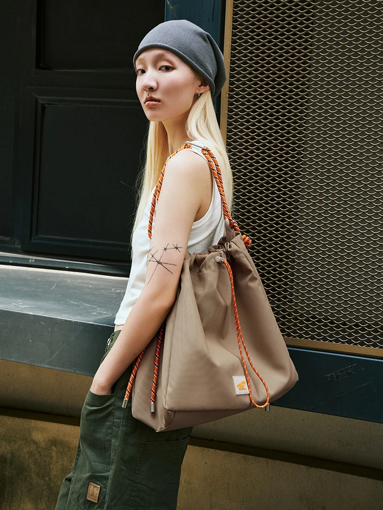 VAOPER Casual Commuter Women's Crossbody Bag with Drawstring Large Capacity Shopping Bag Shape Soft Polyester Material
VAOPER Casual Commuter Women's Crossbody Bag with Drawstring Large Capacity Shopping Bag Shape Soft Polyester Material