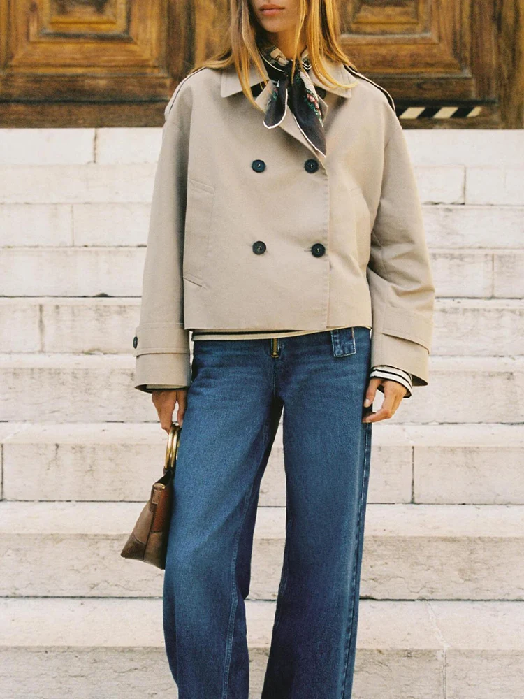 Осенняя новая модная тенденция в европейском и американском стиле, женская повседневная короткая двубортная ветровка со свободными лацканами
Осенняя новая модная тенденция в европейском и американском стиле, женская повседневная короткая двубортная ветровка со свободными лацканами