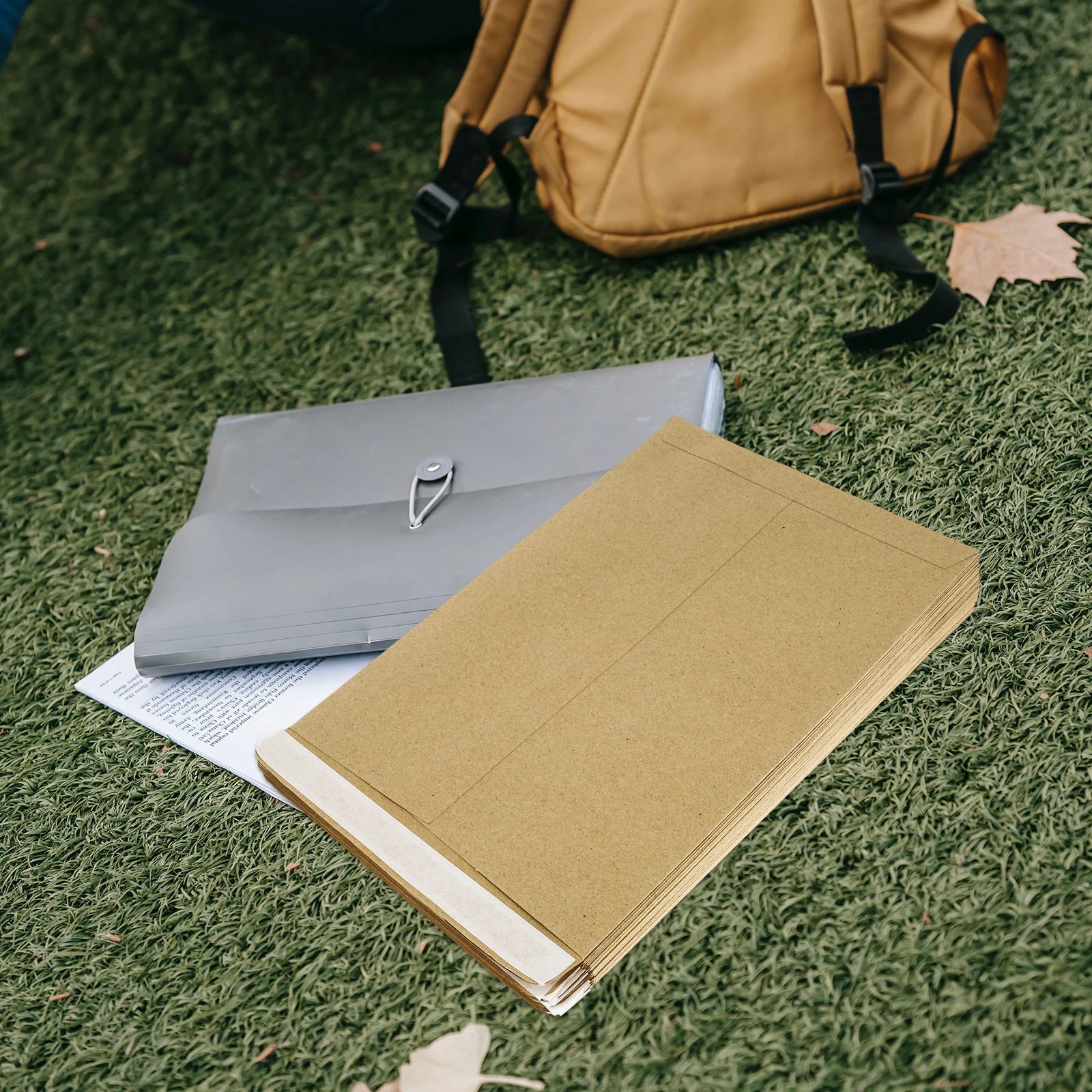 50pcs Kraft Blank Classic Envelope Envelope Brown Classic Plain Letter Storage Mailing Gift Packaging Postcard
50pcs Kraft Blank Classic Envelope Envelope Brown Classic Plain Letter Storage Mailing Gift Packaging Postcard