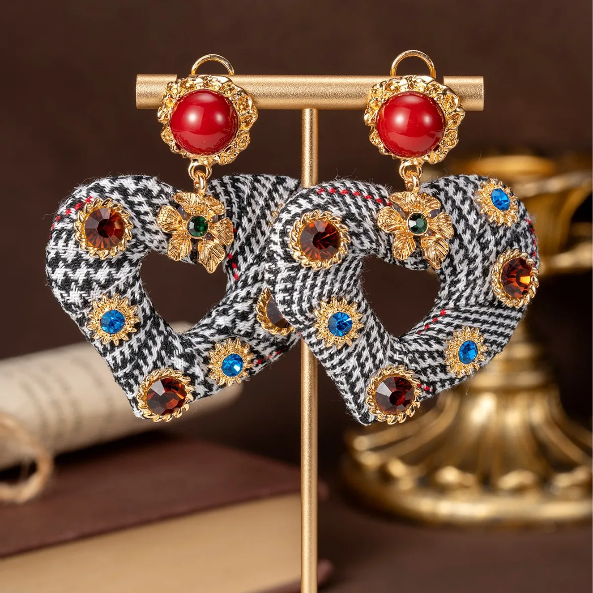 Medieval Vintage Braided Rhinestone Love Earrings, Retro Temperament, Versatile Heart Middle-aged Funky Earrings for Women Goth
Medieval Vintage Braided Rhinestone Love Earrings, Retro Temperament, Versatile Heart Middle-aged Funky Earrings for Women Goth