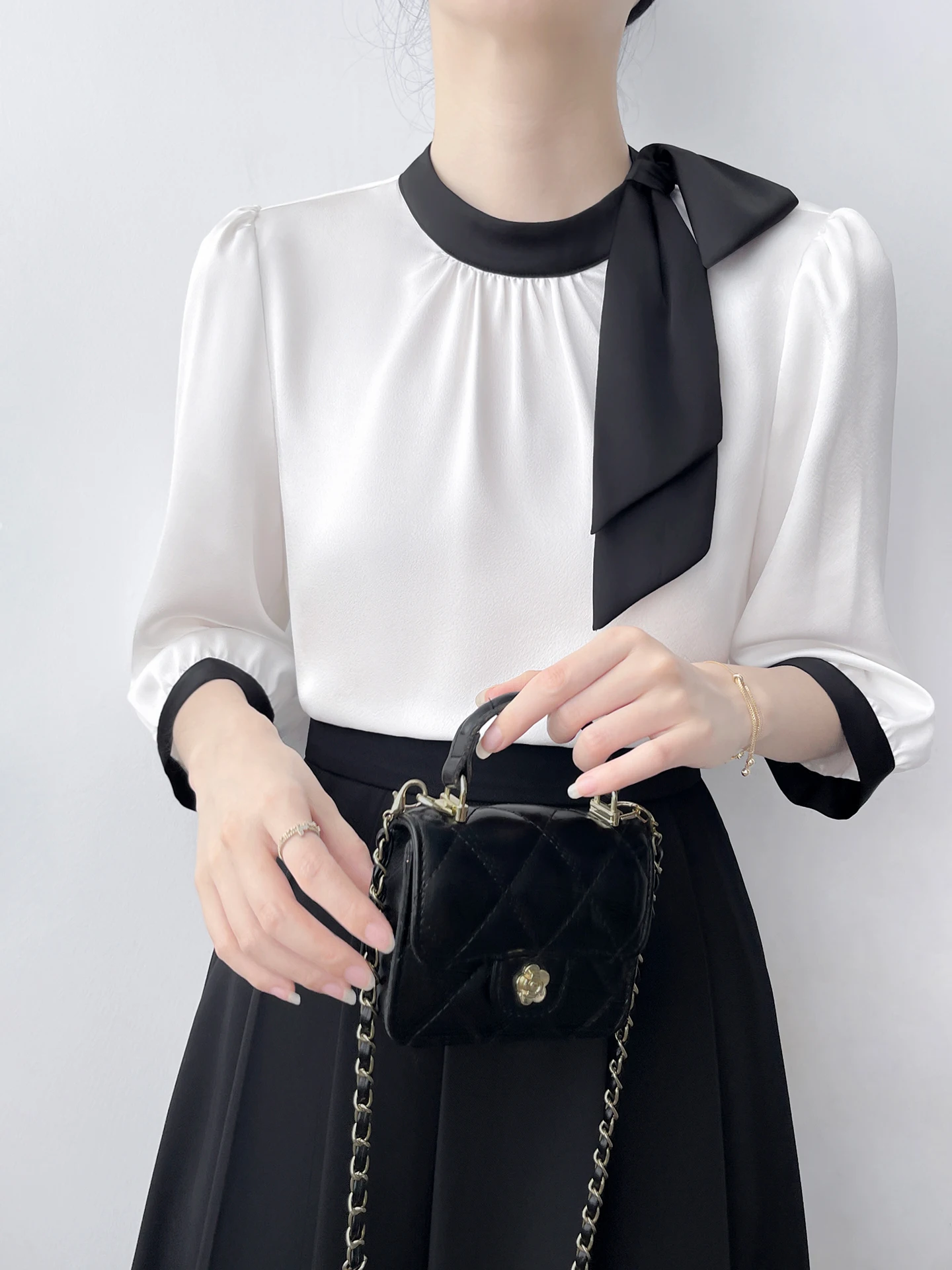 Korean Style Commute Shirt Women's Loose Fit Seven Sleeve Satin Feel Draped Easy Iron Career Blouse Fashionable Tassel Design
Korean Style Commute Shirt Women's Loose Fit Seven Sleeve Satin Feel Draped Easy Iron Career Blouse Fashionable Tassel Design