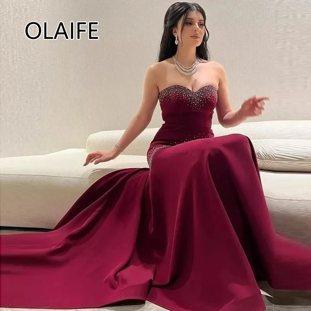 Elegant Sweetheart Collar Satin Shiny Beaded Crystal Prom Saudi Dress A-line Backless Court Evening Arab Gown Customized
Elegant Sweetheart Collar Satin Shiny Beaded Crystal Prom Saudi Dress A-line Backless Court Evening Arab Gown Customized