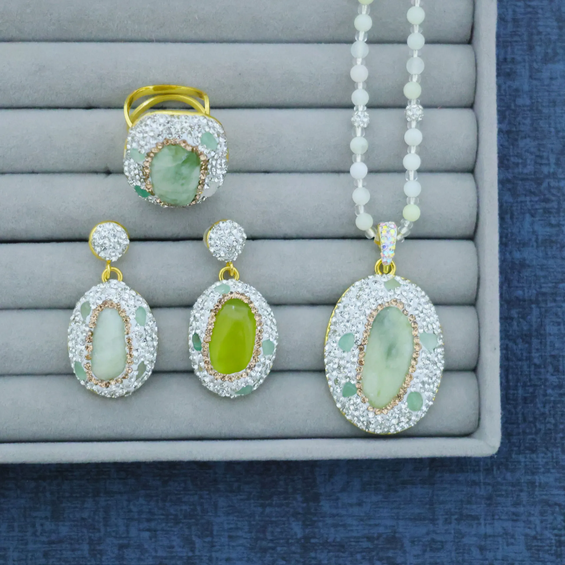DIY accessories Natural mountain jade tourmaline rough stone set, retro fashion light luxury style, original jewelry design thre
DIY accessories Natural mountain jade tourmaline rough stone set, retro fashion light luxury style, original jewelry design thre