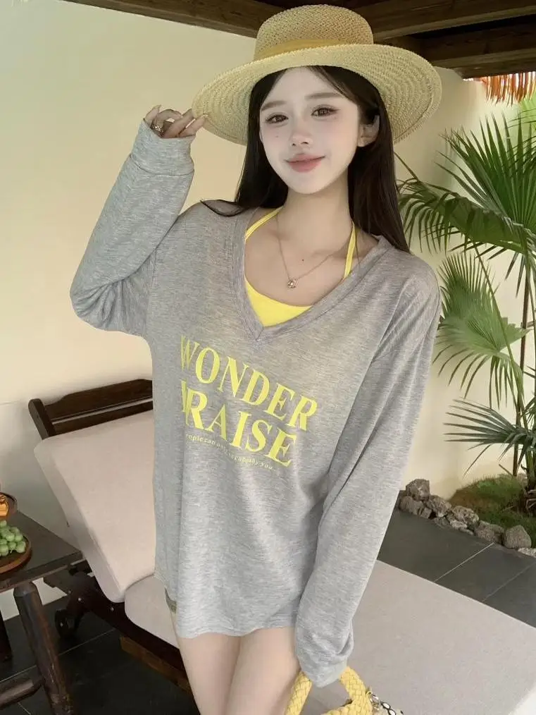 Korean Style Girl Gentle Summer V-neck Print Sun Protection Long Sleeve T-shirt Women's Neck Hanging Strap Top Two-piec...
Korean Style Girl Gentle Summer V-neck Print Sun Protection Long Sleeve T-shirt Women's Neck Hanging Strap Top Two-piec...