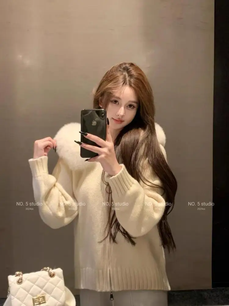 Korean Women's Beige Long Sleeved Zipper Cardigan Hooded Sweater Brown Temperament Short Crochet Knit Tops Autumn Winter Popular
Korean Women's Beige Long Sleeved Zipper Cardigan Hooded Sweater Brown Temperament Short Crochet Knit Tops Autumn Winter Popular