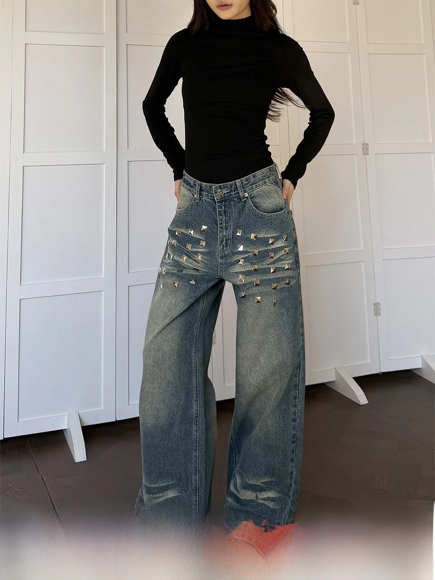 Washed Blue Jeans Men's Straight Leg Vintage Don Cry Decorative Nail Loose Wide Leg Jeans Casual Comfortable Denim Pants
Washed Blue Jeans Men's Straight Leg Vintage Don Cry Decorative Nail Loose Wide Leg Jeans Casual Comfortable Denim Pants