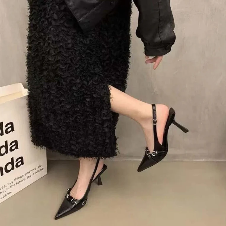 Buckle Decorate Cusp High-heeled Shoes Black Silver Chic High Heel Shoe Point Head Thin Heel Sandals Heel Height 6.5cm
Buckle Decorate Cusp High-heeled Shoes Black Silver Chic High Heel Shoe Point Head Thin Heel Sandals Heel Height 6.5cm