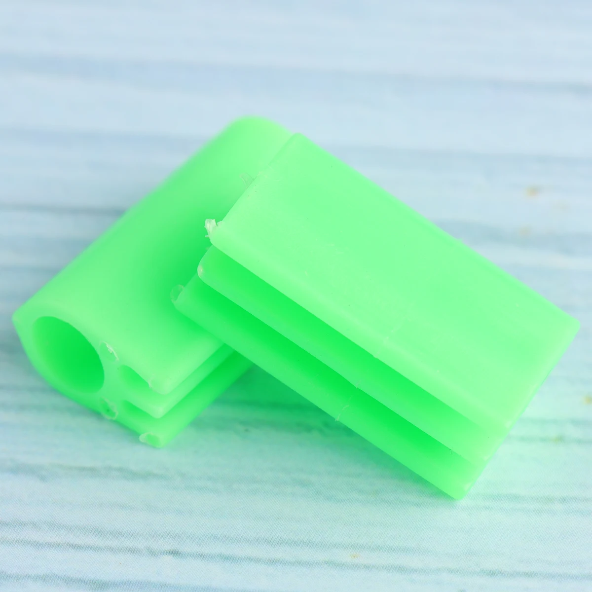 7.7cm 6.5g Fishing Rod Night Light Stick Durable Glowing Luminous LED Lamp Waterproof 2 Buckles 4 Apertures Green Sea Fishing
7.7cm 6.5g Fishing Rod Night Light Stick Durable Glowing Luminous LED Lamp Waterproof 2 Buckles 4 Apertures Green Sea Fishing