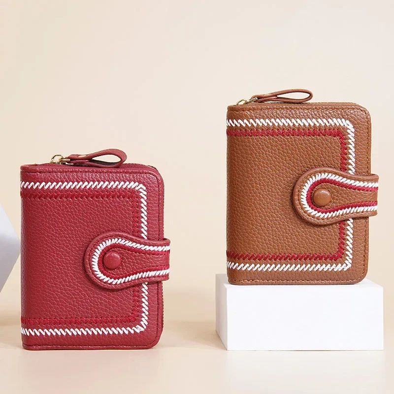 2024 Women Short Fashion Buckle Zipper Coin Purses Large Capacity Multi-card Bit Wallet for Female Coin Wallets Clutch Purse
2024 Women Short Fashion Buckle Zipper Coin Purses Large Capacity Multi-card Bit Wallet for Female Coin Wallets Clutch Purse