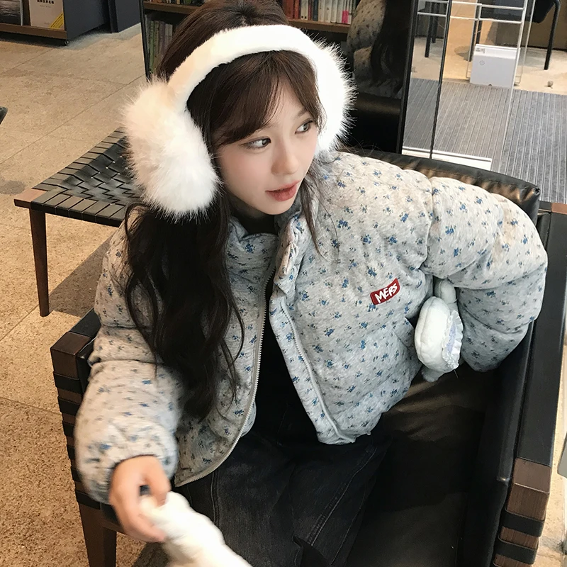 Женская зимняя парка с капюшоном для холодной погоды, идеально подходит для морозной температуры, стильный крой.
Женская зимняя парка с капюшоном для холодной погоды, идеально подходит для морозной температуры, стильный крой.