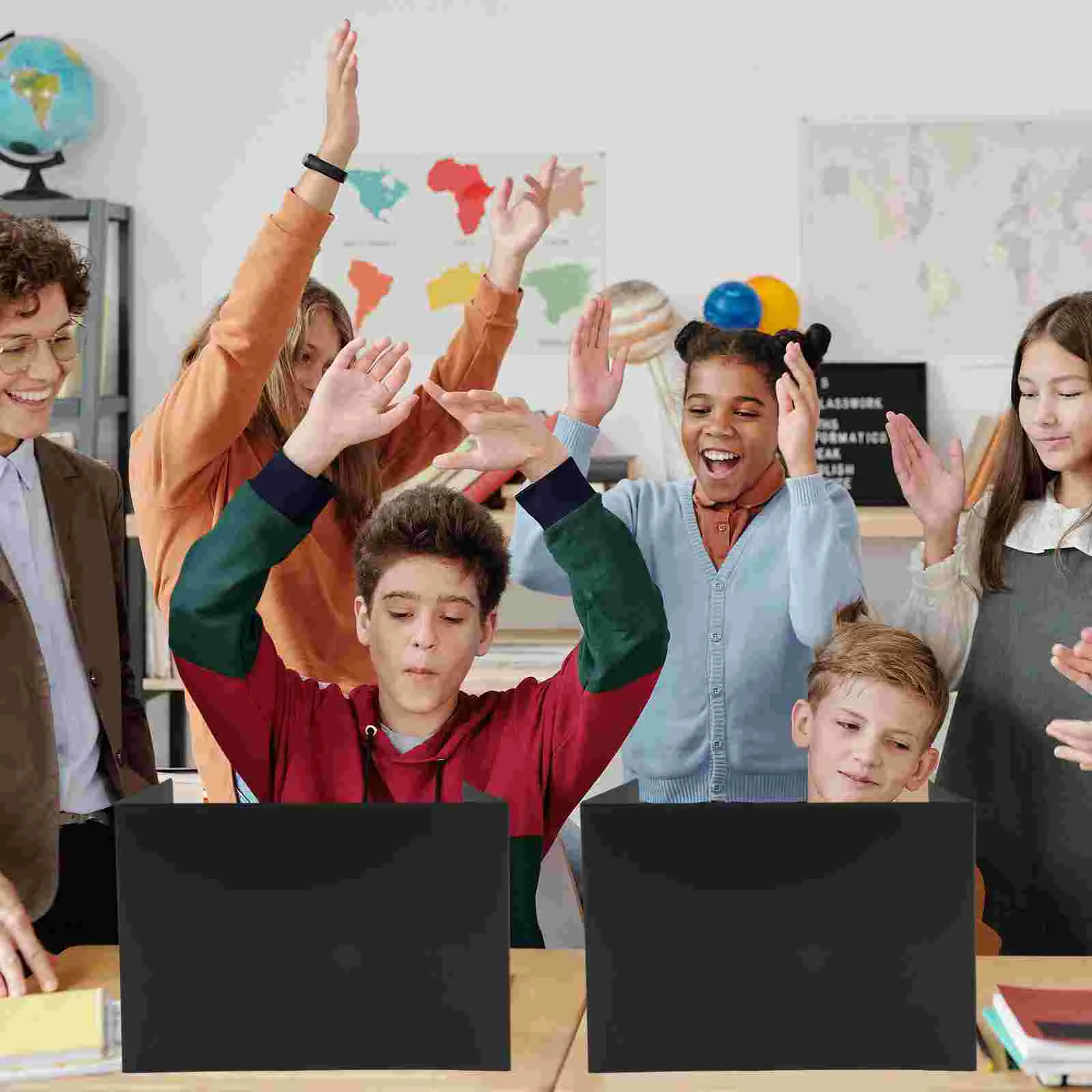 8PCS Desk Dividers Privacy Panels for Office Classroom Student Poster Boards PP Material Teaching Aids Display
8PCS Desk Dividers Privacy Panels for Office Classroom Student Poster Boards PP Material Teaching Aids Display