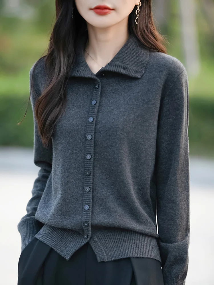 Thickened Long Sleeve Knitted Cardigan Women's High Collar Sweater Warm Inner Wear Stylish Winter Outerwear Commute Style
Thickened Long Sleeve Knitted Cardigan Women's High Collar Sweater Warm Inner Wear Stylish Winter Outerwear Commute Style