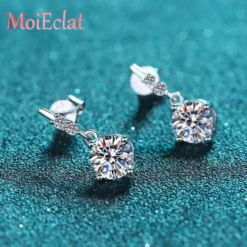 Luxury Platinum Pt950 Four Claw Setting Tassel Stud Earrings for Women with 1/2ct Moissanite Diamond Fine Jewelry Birthday Gifts
Luxury Platinum Pt950 Four Claw Setting Tassel Stud Earrings for Women with 1/2ct Moissanite Diamond Fine Jewelry Birthday Gifts