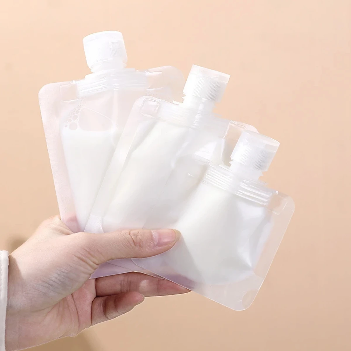 30/50/100ml Refillable Packaging Bags Travel Lotion Cosmetics Shampoo Shower Gel Portable Bags Makeup Fluid Bottles Honey jars
30/50/100ml Refillable Packaging Bags Travel Lotion Cosmetics Shampoo Shower Gel Portable Bags Makeup Fluid Bottles Honey jars