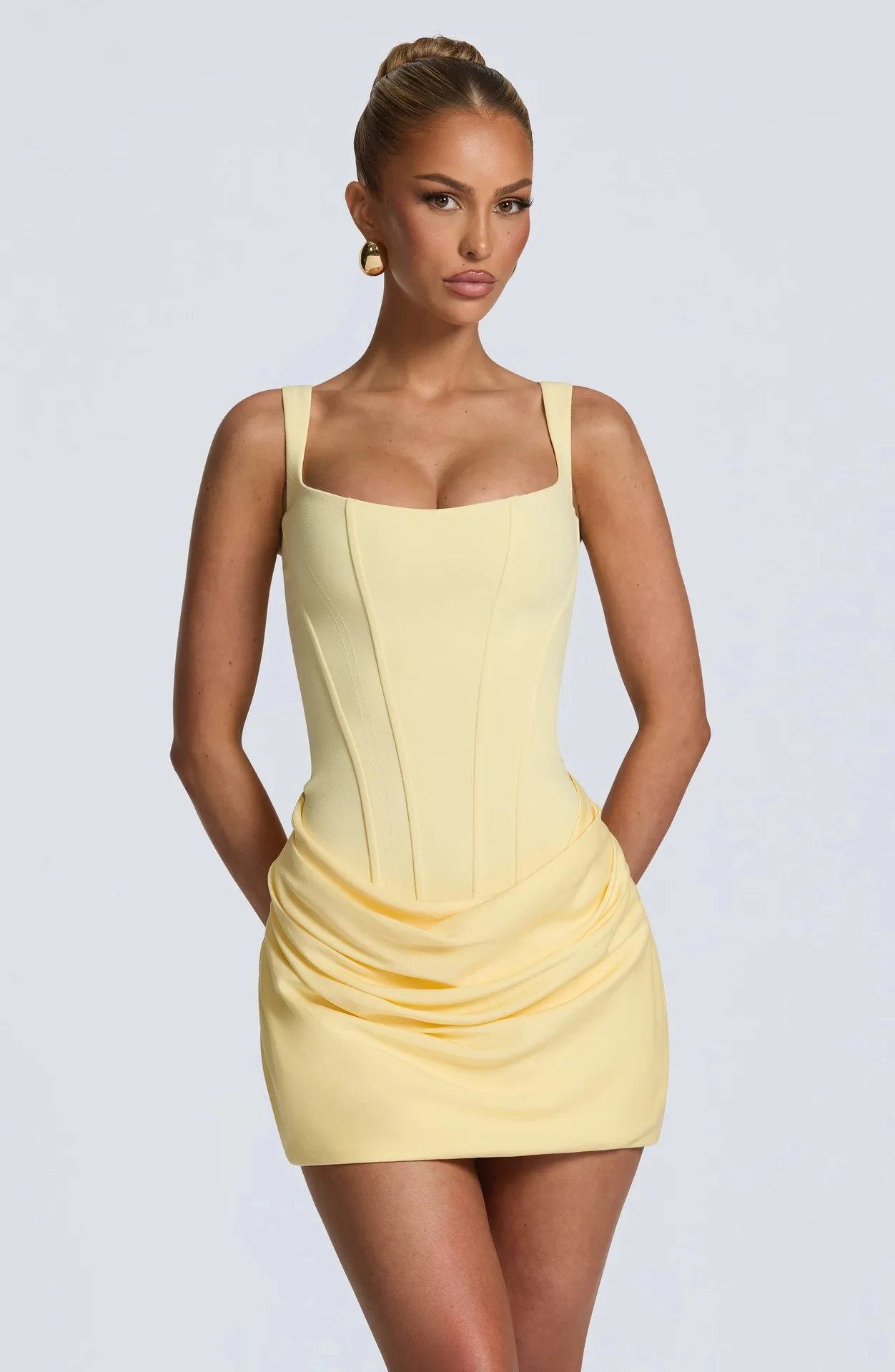 PuTao 2026 New Sexy Wide Strap Square Neck Satin Mini Dress Ladies Ruched Waist Slim Bodycon Dress Night Out Club Party
PuTao 2026 New Sexy Wide Strap Square Neck Satin Mini Dress Ladies Ruched Waist Slim Bodycon Dress Night Out Club Party