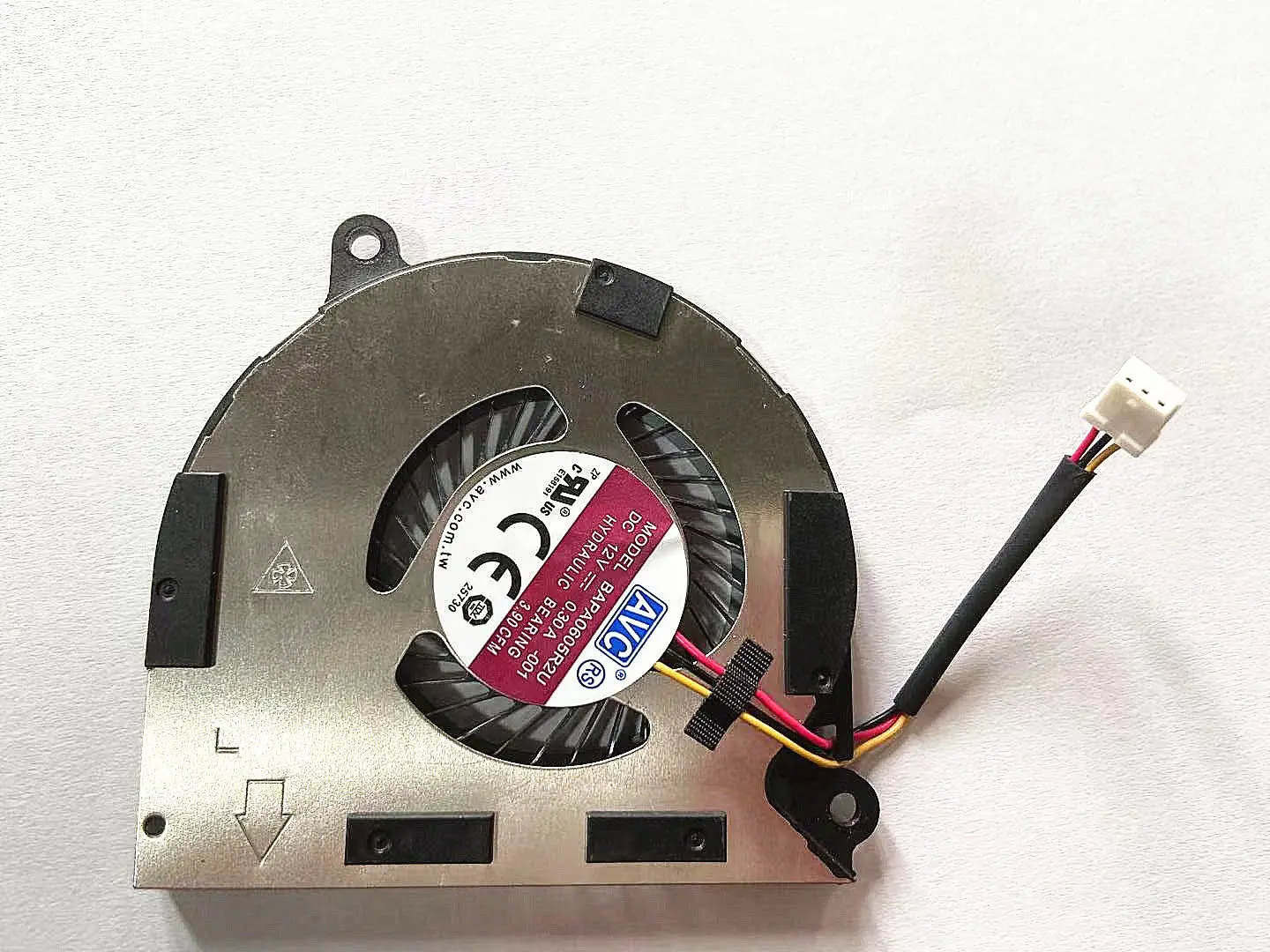 For AVC BAPA0605R2U-001 12V 0.30A Laptop CPU GPU Cooling Fan Heatsink Fan Cooler
For AVC BAPA0605R2U-001 12V 0.30A Laptop CPU GPU Cooling Fan Heatsink Fan Cooler