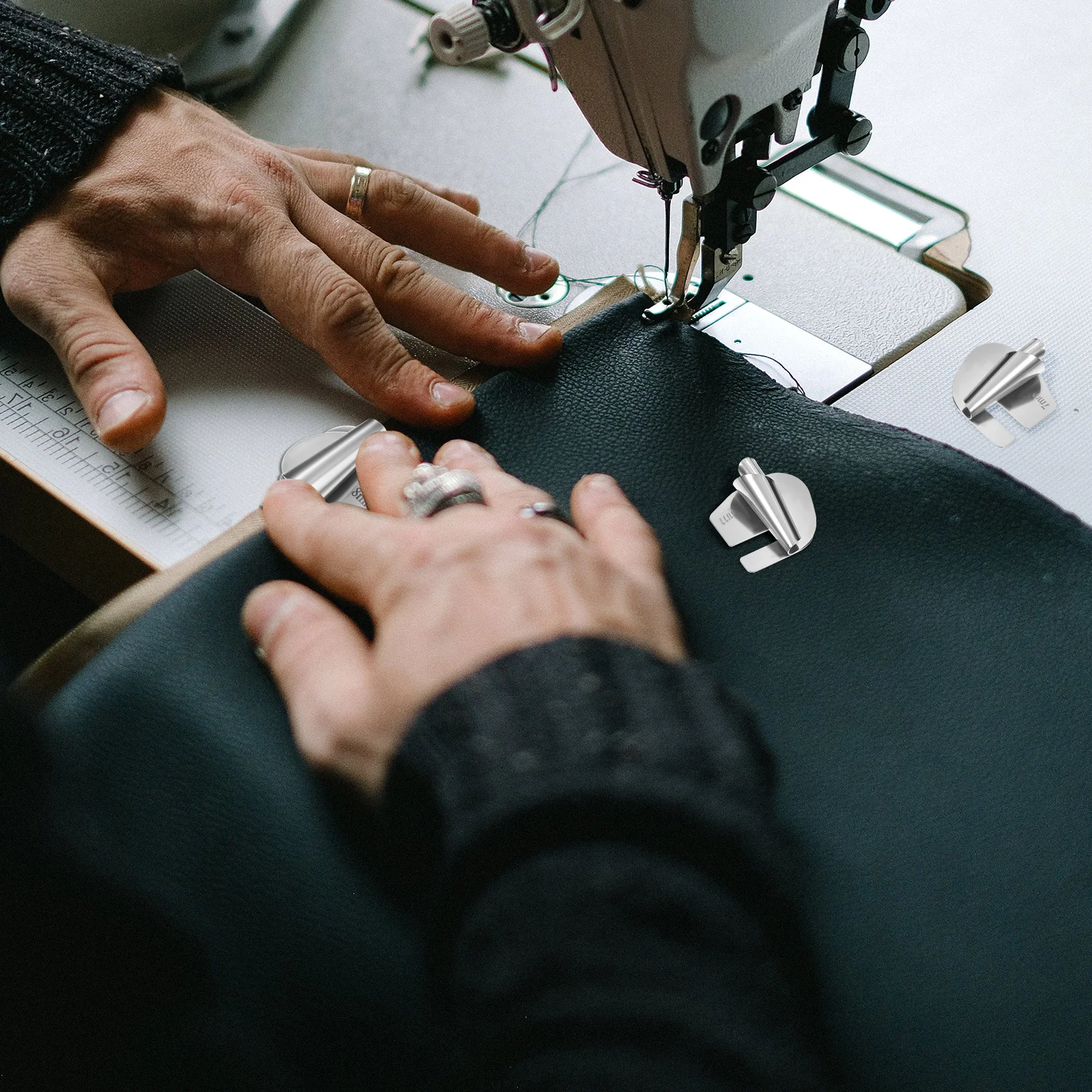 1Set Sewing Machine Rolled Hem Presser Feet Stainless Steel Universal Hemmer Foot Attachment Sewing Accessory Hem Guide Binder
1Set Sewing Machine Rolled Hem Presser Feet Stainless Steel Universal Hemmer Foot Attachment Sewing Accessory Hem Guide Binder