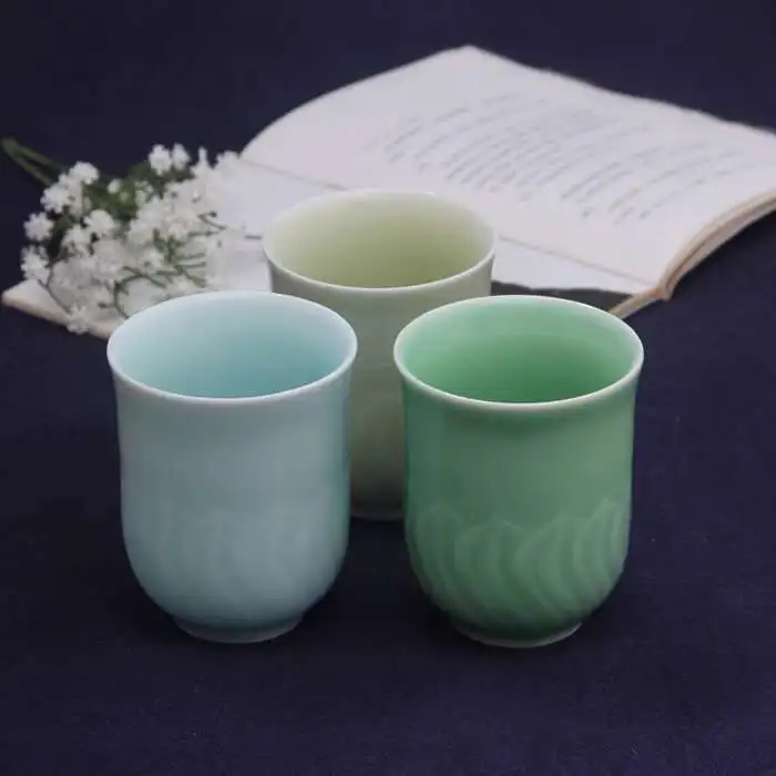Longquan Celadon ручной работы чашка для чая с лотосом чашка для воды керамическая повседневная чашка полупрозрачная одинарная чашка
Longquan Celadon ручной работы чашка для чая с лотосом чашка для воды керамическая повседневная чашка полупрозрачная одинарная чашка