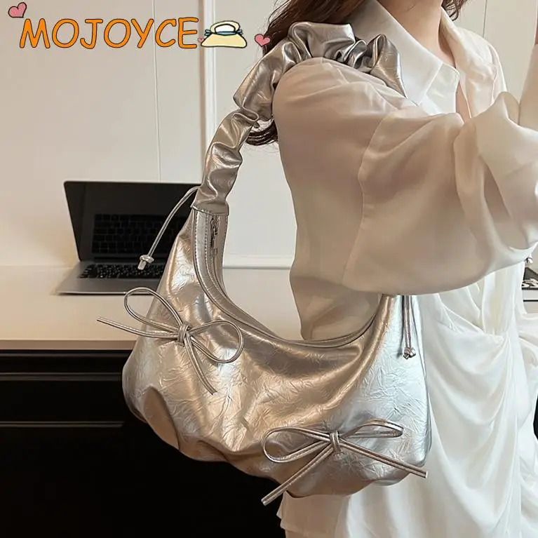 Small Bow Design PU Leather Shoulder Bag for Women Pleated Cloud Bubble Small Handbag 2025 New Zipper Crescent Bag Chic Hobo Bag
Small Bow Design PU Leather Shoulder Bag for Women Pleated Cloud Bubble Small Handbag 2025 New Zipper Crescent Bag Chic Hobo Bag