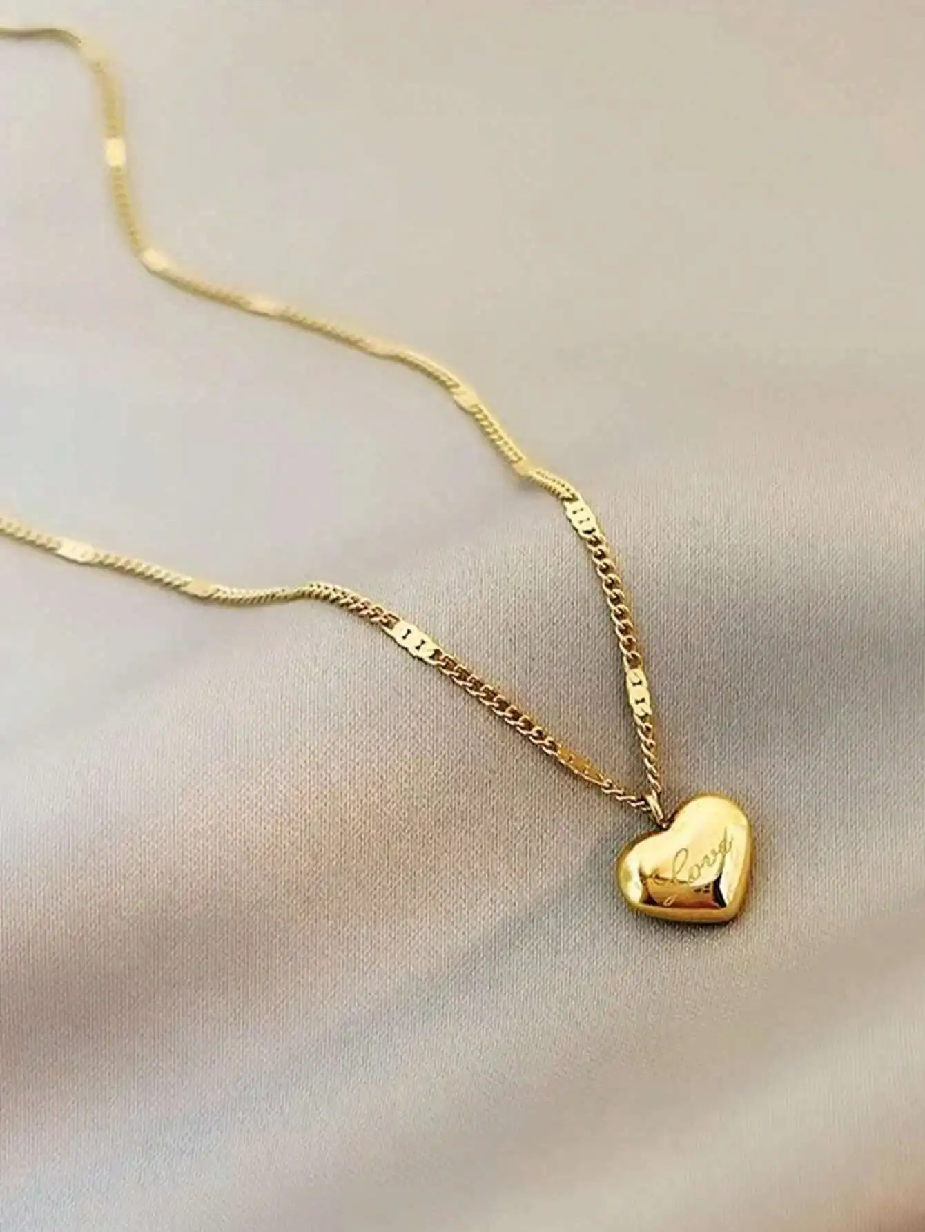 Gold Heart Pendant Necklace with Love Engraving, Minimalist Design for Valentine's Day or Mother's Gift
Gold Heart Pendant Necklace with Love Engraving, Minimalist Design for Valentine's Day or Mother's Gift