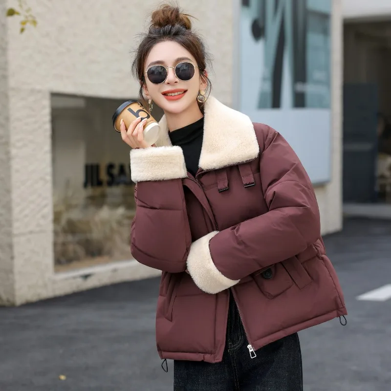 2025 Новая модная маленькая ароматная хлопковая стеганая куртка, женская хлопковая куртка с лацканами из овечьей шерсти, женское зимнее пальто, женская верхняя одежда 
2025 Новая модная маленькая ароматная хлопковая стеганая куртка, женская хлопковая куртка с лацканами из овечьей шерсти, женское зимнее пальто, женская верхняя одежда