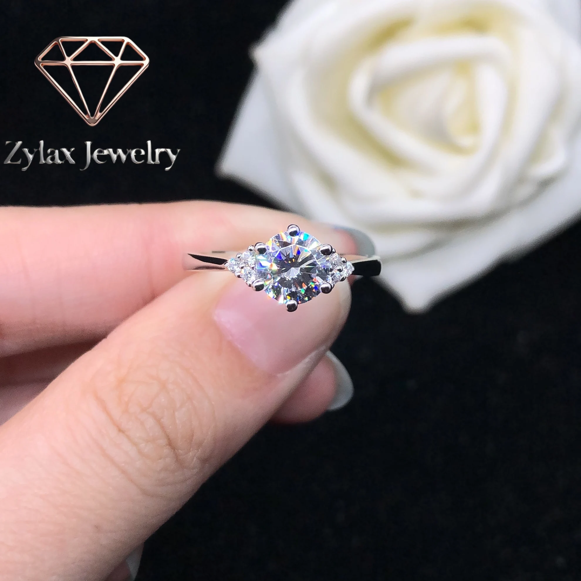Zylax Jewelry Test Positive 1Ct 6.5mm D Color Moissanite Diamond Ring Luxury Quality 14K White Gold Ring for Her Engagement Jewe
Zylax Jewelry Test Positive 1Ct 6.5mm D Color Moissanite Diamond Ring Luxury Quality 14K White Gold Ring for Her Engagement Jewe