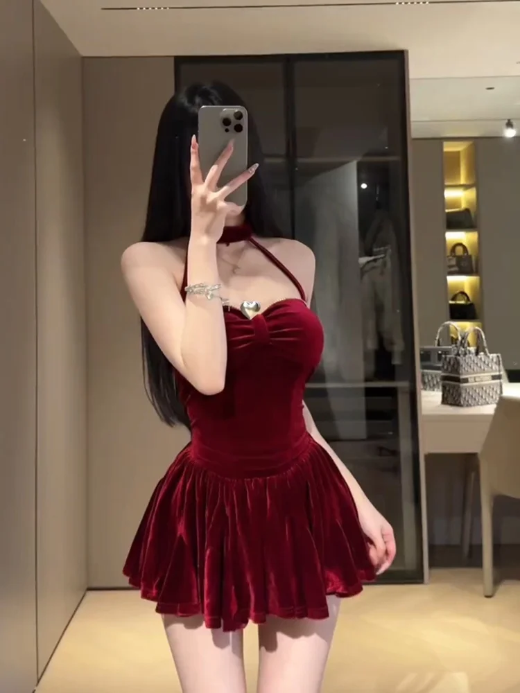 XZY Sweet And Spicy Girl Red Hanging Neck Vest Strap Halter Skirt Set Women's Autumn Winter Fashion plus Size Korean Style
XZY Sweet And Spicy Girl Red Hanging Neck Vest Strap Halter Skirt Set Women's Autumn Winter Fashion plus Size Korean Style