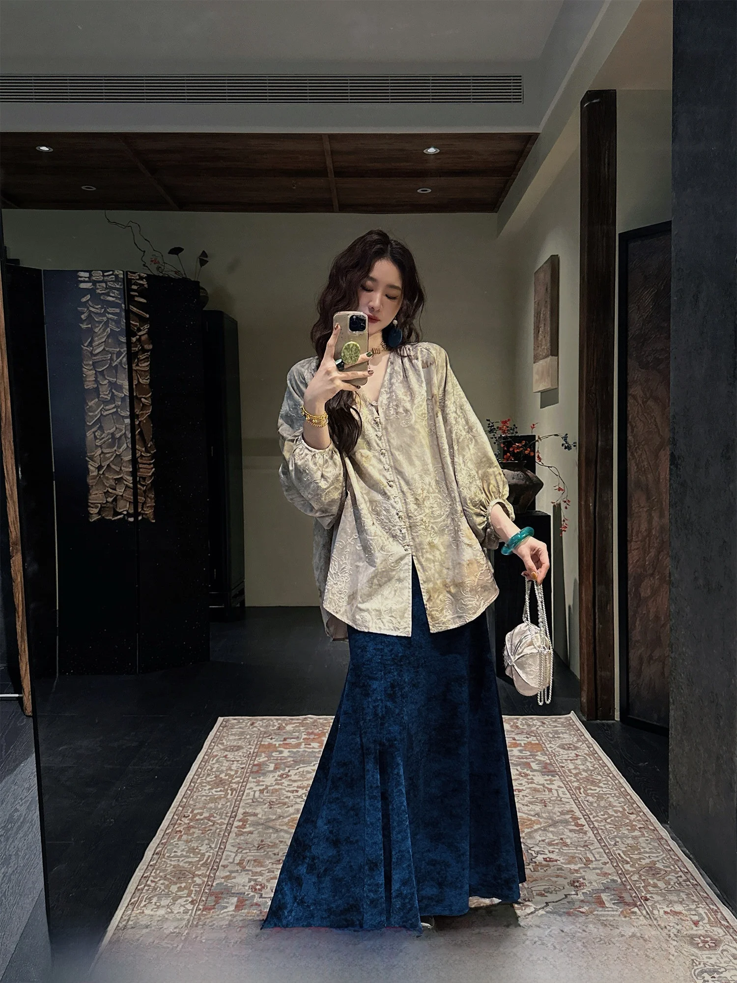 Новая китайская блузка Sanji Bla Flower с вышивкой, рукавами-фонариками, легкая, для ранней осени, роскошный топ малого размера
Новая китайская блузка Sanji Bla Flower с вышивкой, рукавами-фонариками, легкая, для ранней осени, роскошный топ малого размера