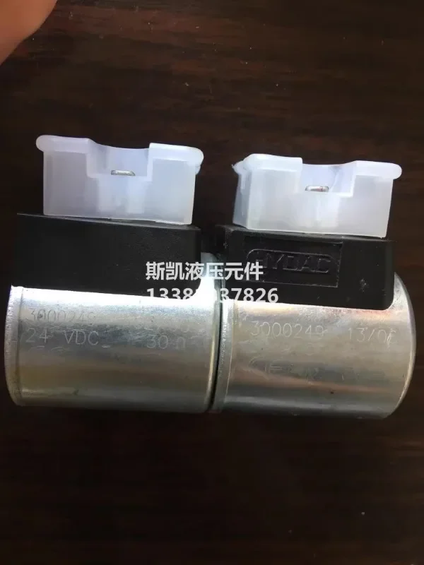 3000249 катушка HYDAC Hedeke 24 В постоянного тока 30 Ом внутреннее отверстие 18 мм длина 40 мм 1 шт.
3000249 катушка HYDAC Hedeke 24 В постоянного тока 30 Ом внутреннее отверстие 18 мм длина 40 мм 1 шт.