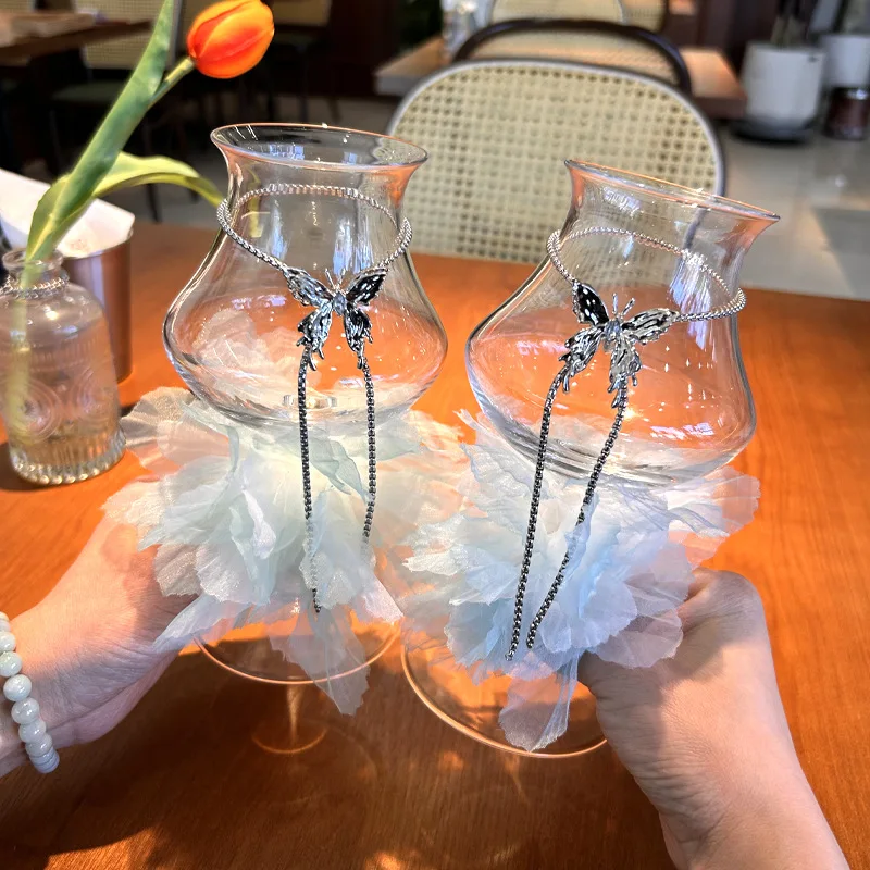 Tall glass cocktail high value bar glass women's premium light luxury romantic gift
Tall glass cocktail high value bar glass women's premium light luxury romantic gift