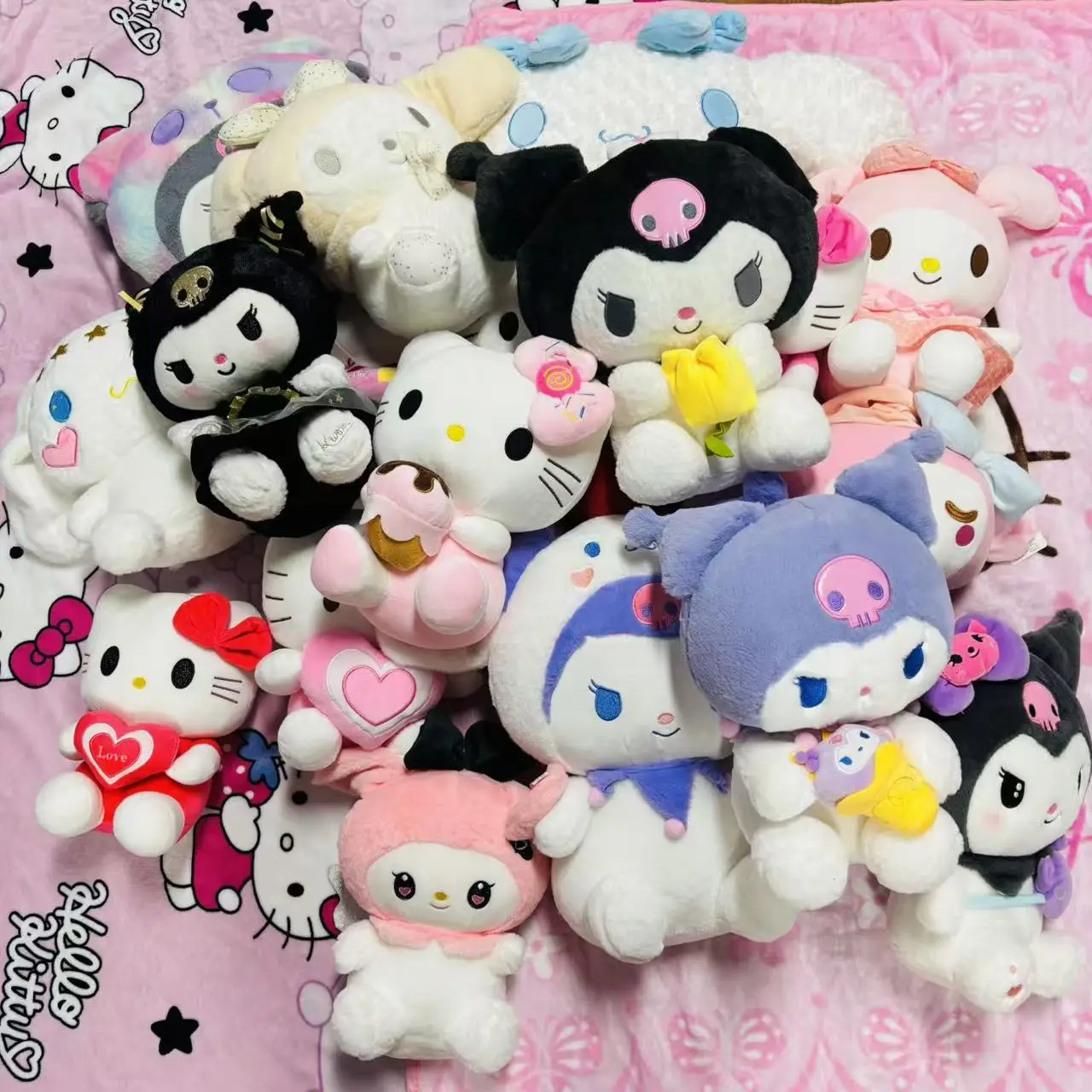 (Authorized) Sanrio Surprise Random Large Plush Toy, 30-50cm Cute Hello Kitty, Halloween Christmas Party Birthday Gift
(Authorized) Sanrio Surprise Random Large Plush Toy, 30-50cm Cute Hello Kitty, Halloween Christmas Party Birthday Gift