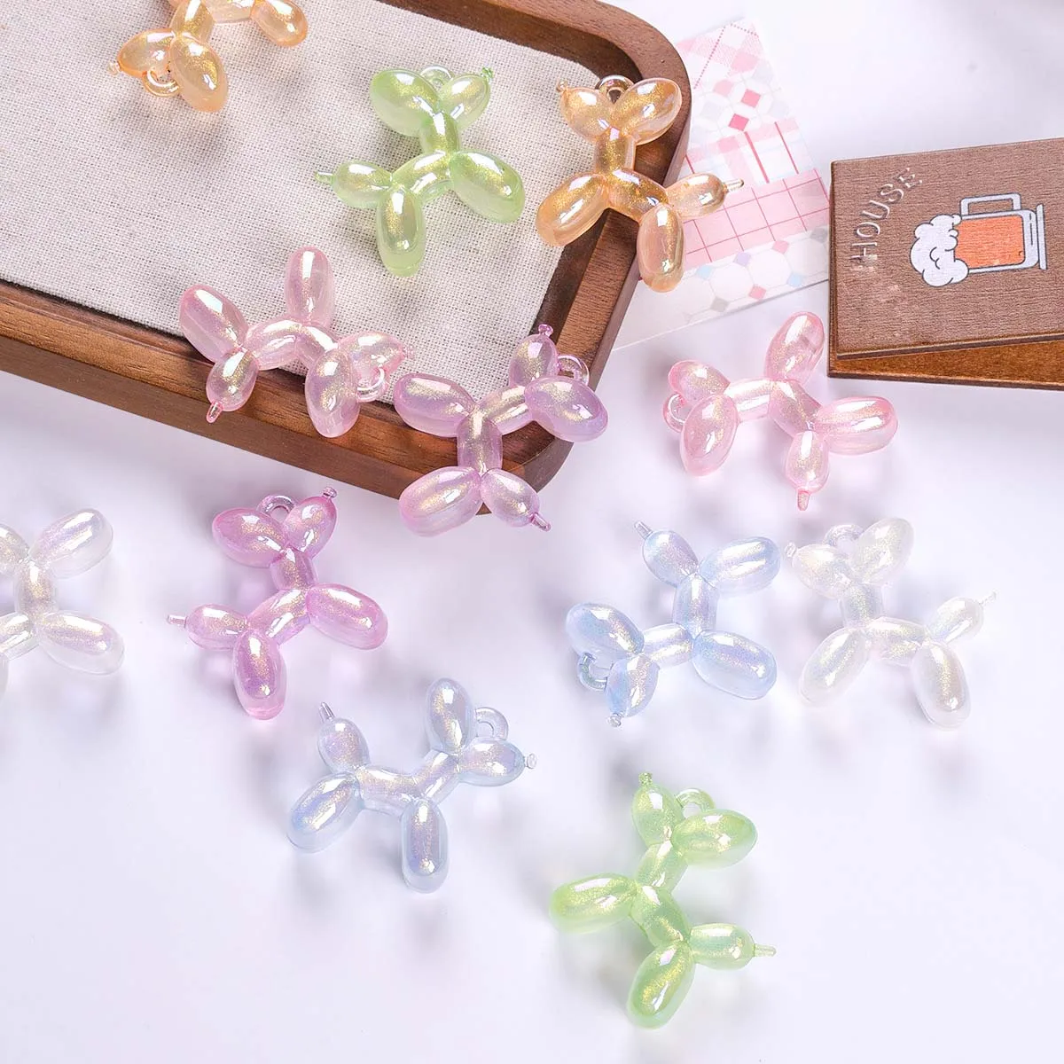 New Acrylic Color Plated Bead Sparkling Powder Balloon Dog Pendant Phone Chain Keychain Pendant Decoration DIY Accessories
New Acrylic Color Plated Bead Sparkling Powder Balloon Dog Pendant Phone Chain Keychain Pendant Decoration DIY Accessories