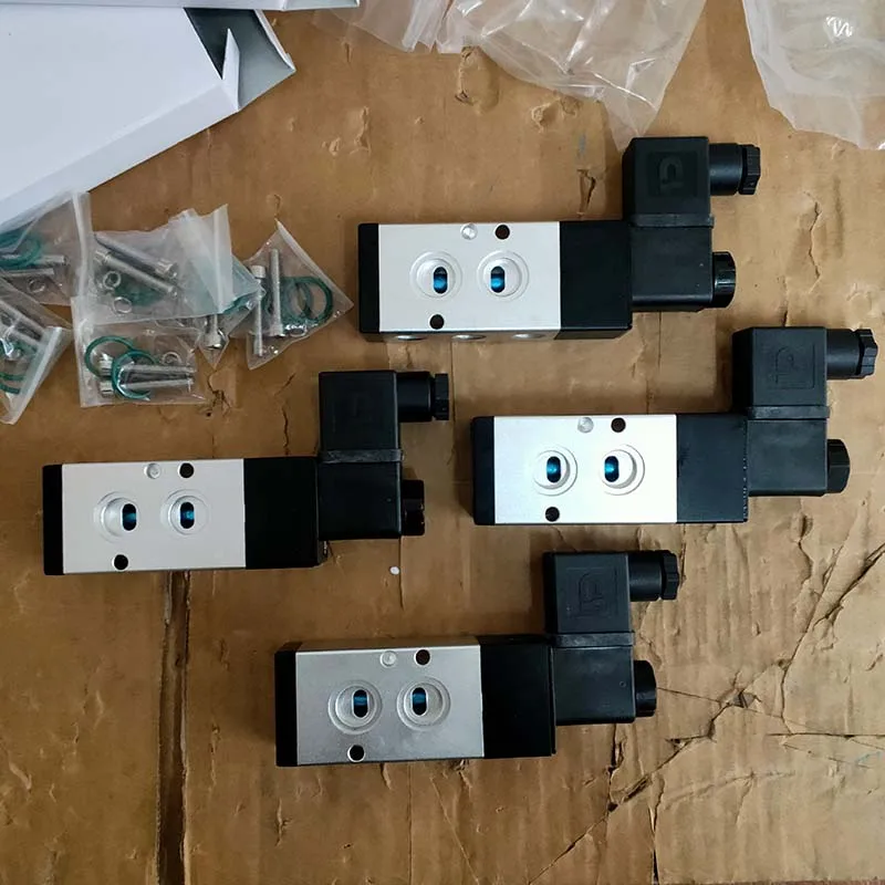 4100/4200C-08 pneumatic solenoid valve with original coil AC220VDC24VAC12V 
4100/4200C-08 pneumatic solenoid valve with original coil AC220VDC24VAC12V