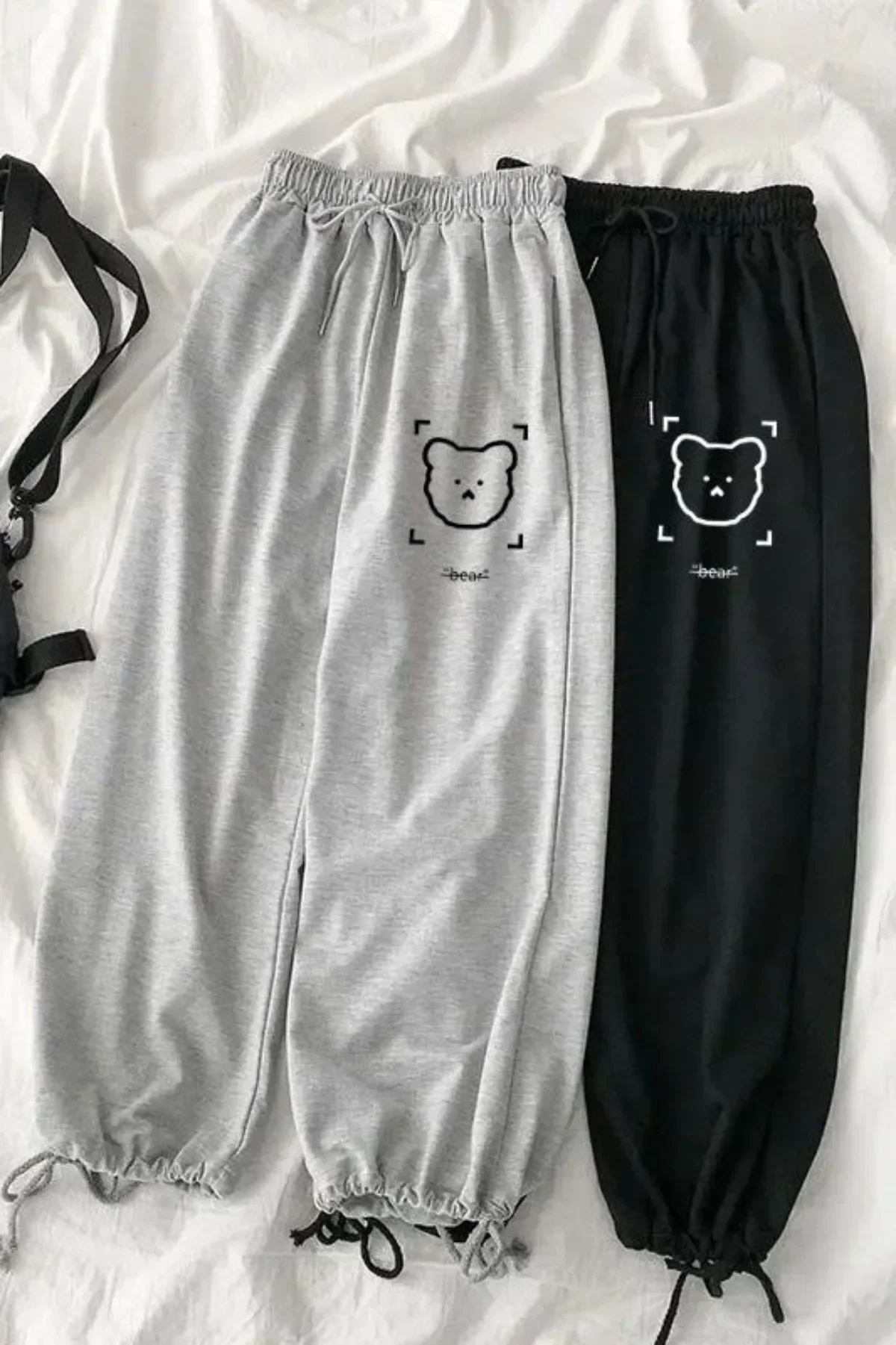 2025 Spring and Summer Women's Fashion Loose and Versatile Drawstring High Waist Casual Lantern Straightening Sports Pants Trend
2025 Spring and Summer Women's Fashion Loose and Versatile Drawstring High Waist Casual Lantern Straightening Sports Pants Trend