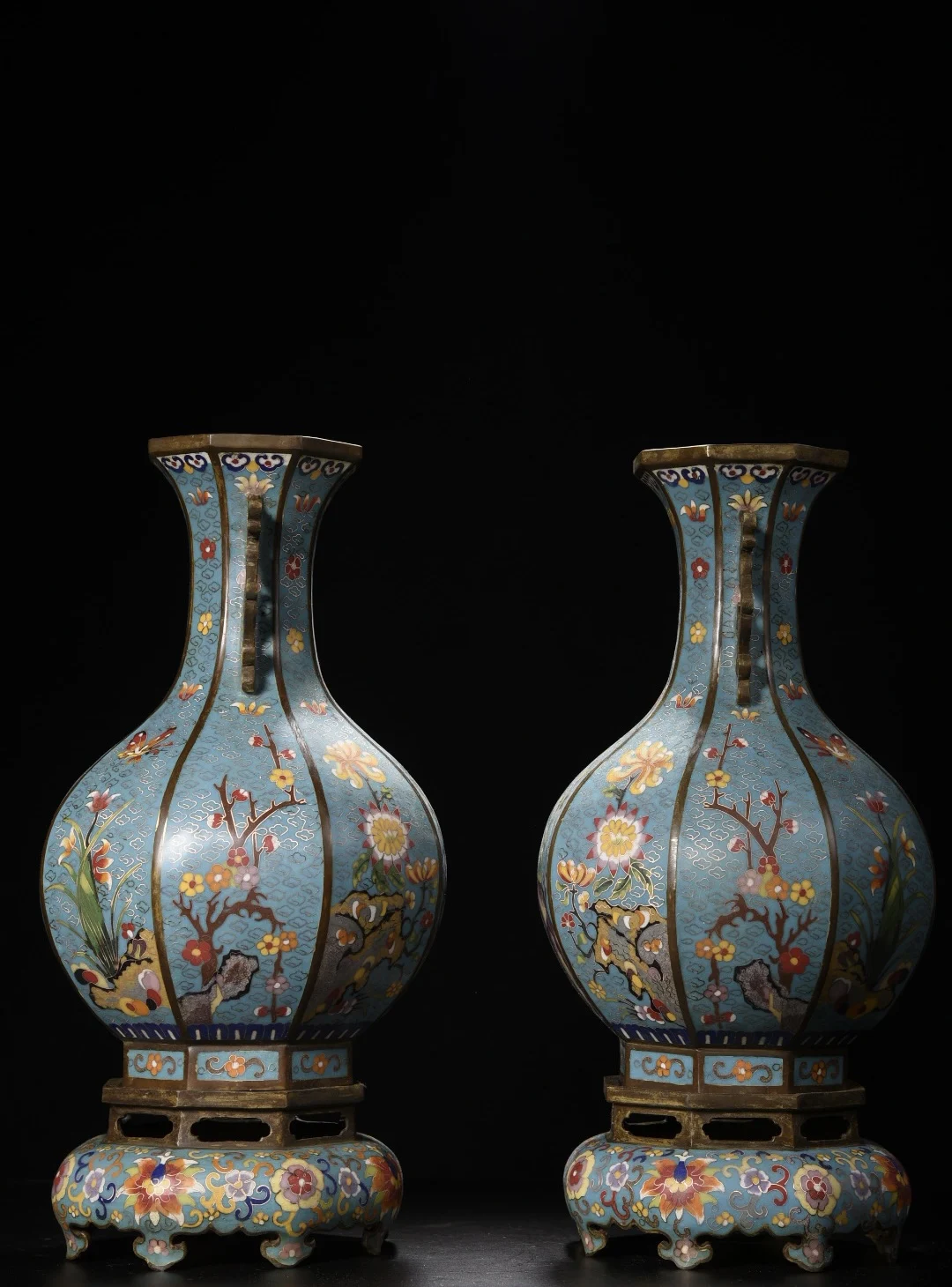 17"Tibetan Temple Collection Old Bronze Cloisonne Enamel Seasonal Flower Texture Vase A Pair Base Amass wealth Ornaments
17"Tibetan Temple Collection Old Bronze Cloisonne Enamel Seasonal Flower Texture Vase A Pair Base Amass wealth Ornaments
