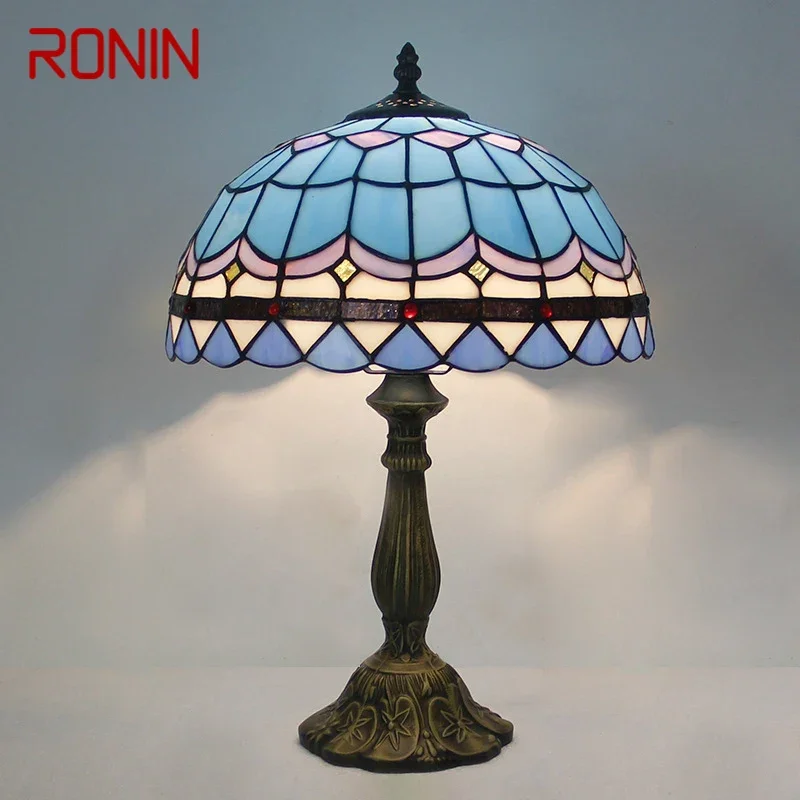 Настольная лампа RONIN Tiffany, светодиодная роскошная креативная лампа для гостиной, кабинета, спальни, прикроватная лампа, вилла, отель, цветное стекло, настольный светильник
Настольная лампа RONIN Tiffany, светодиодная роскошная креативная лампа для гостиной, кабинета, спальни, прикроватная лампа, вилла, отель, цветное стекло, настольный светильник