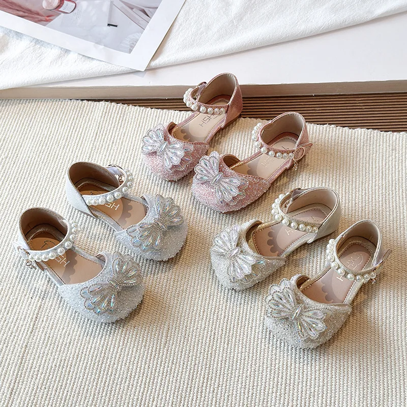 Girls' PU Leather Shoes New Spring Summer Soft-soled Bow Half Sandals Bright Rhinestone Dance Shoes Size 23-33
Girls' PU Leather Shoes New Spring Summer Soft-soled Bow Half Sandals Bright Rhinestone Dance Shoes Size 23-33