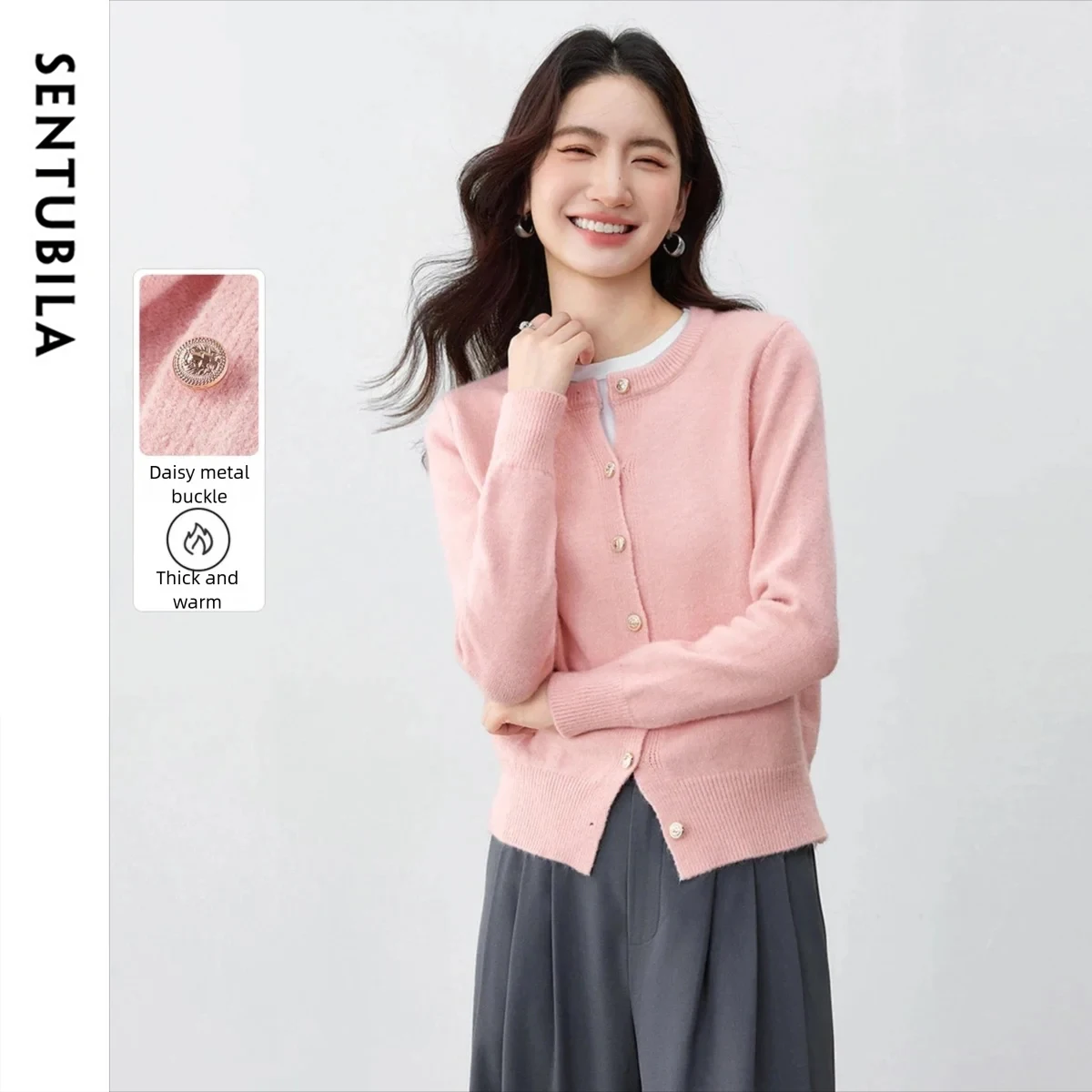 SENTUBILA Women's Warm Knit Cardigan 2025 Autumn Metal Buckle Detail O-Neck Contrast Trim Sweaters Casual Daily Wear W53EB2691
SENTUBILA Women's Warm Knit Cardigan 2025 Autumn Metal Buckle Detail O-Neck Contrast Trim Sweaters Casual Daily Wear W53EB2691