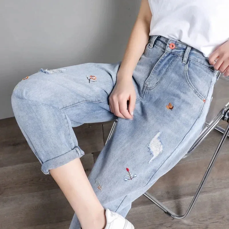 Ripped Jeans Women's Spring Summer Embroidered Harem Pants Streetwear Wild Nine Points Casual High Waist Denim Pants Ladies
Ripped Jeans Women's Spring Summer Embroidered Harem Pants Streetwear Wild Nine Points Casual High Waist Denim Pants Ladies