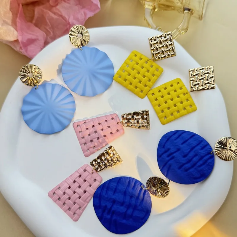 Creative Metal Geometric Earrings 2024 New Fashionable Multi Color Hollow Earrings Jewelry for Women
Creative Metal Geometric Earrings 2024 New Fashionable Multi Color Hollow Earrings Jewelry for Women