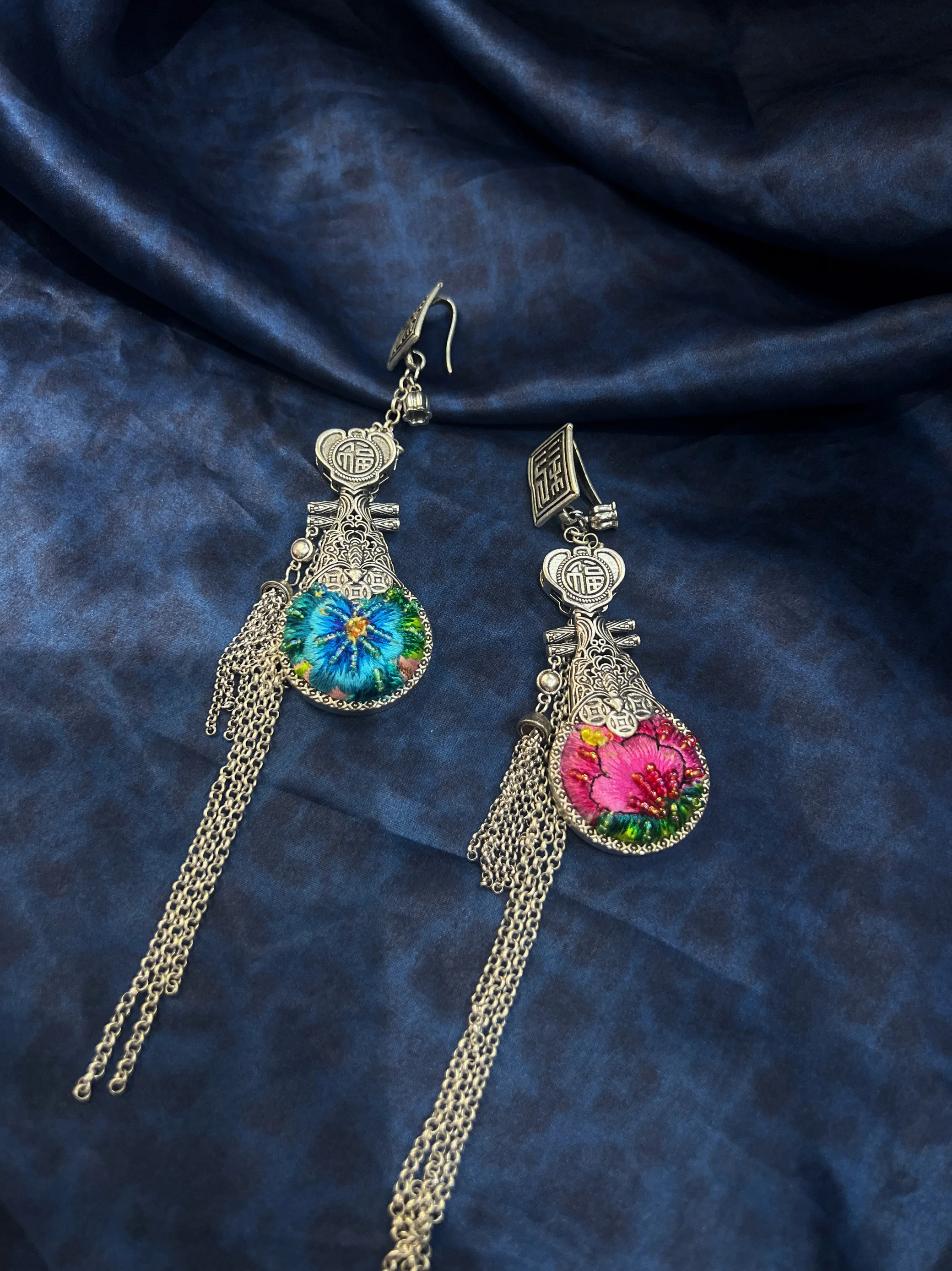 Handmade Ethnic Style Original Design Embroidered Necklace Tassel Pendant Fashionable Accessories Unisex Plant Floral Pattern
Handmade Ethnic Style Original Design Embroidered Necklace Tassel Pendant Fashionable Accessories Unisex Plant Floral Pattern