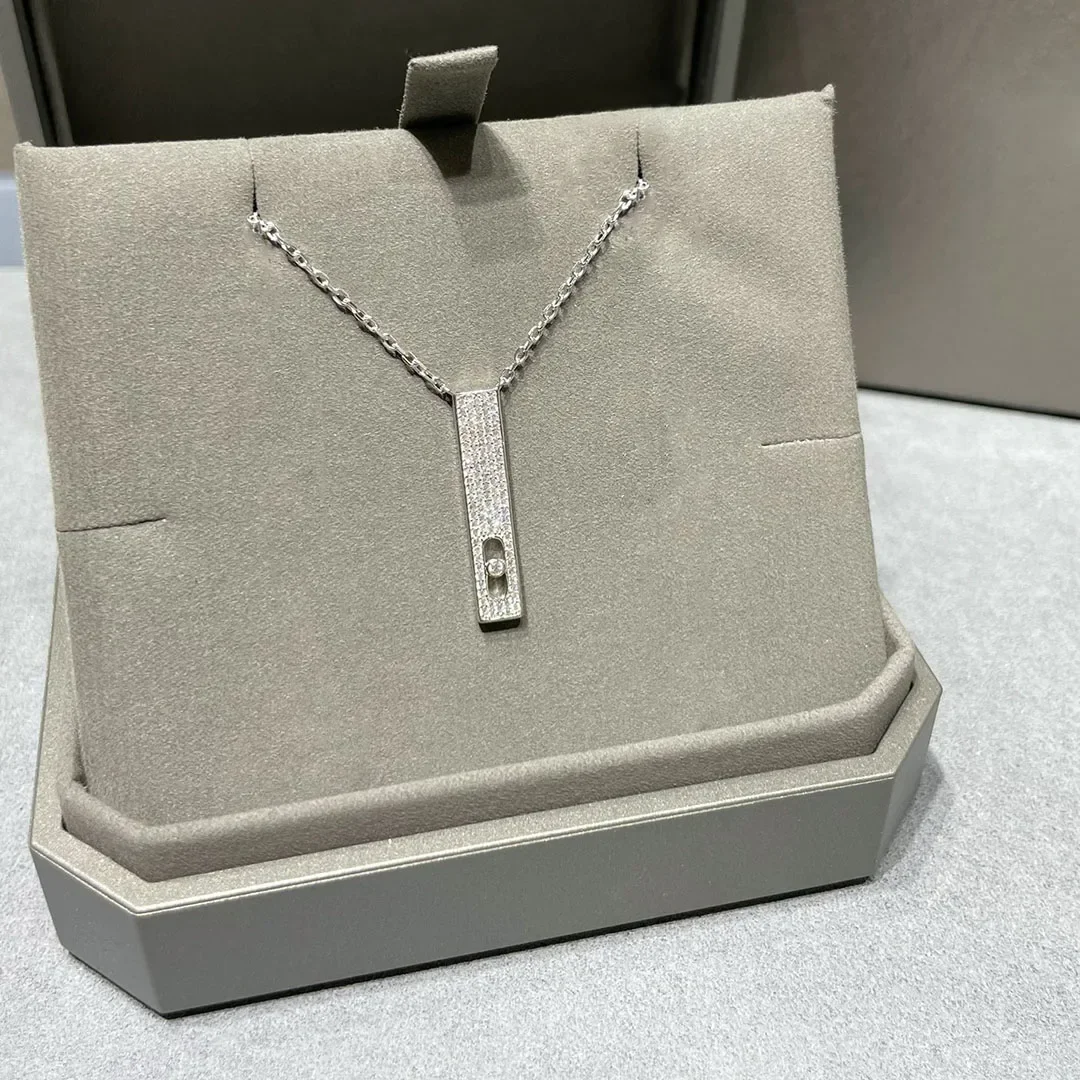 925 sterling silver luxury single diamond movable diamond necklace versatile and beautiful at Messik home suitable for women
925 sterling silver luxury single diamond movable diamond necklace versatile and beautiful at Messik home suitable for women