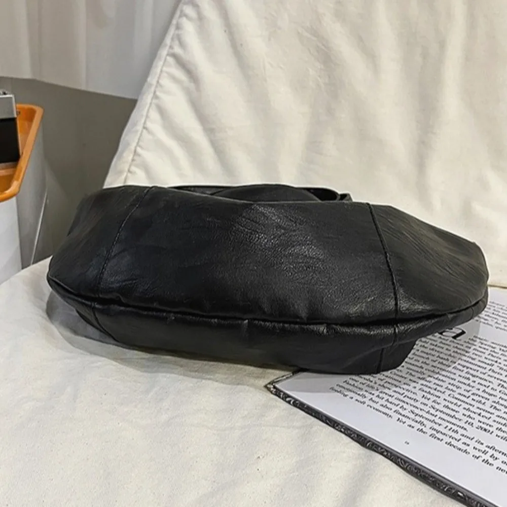 Large Capacity Japanese Style Crossbody Bag Leather Soft Dumpling Shaped Bag Zipper Closure Adjustable Travel Shoulder Bag Men
Large Capacity Japanese Style Crossbody Bag Leather Soft Dumpling Shaped Bag Zipper Closure Adjustable Travel Shoulder Bag Men