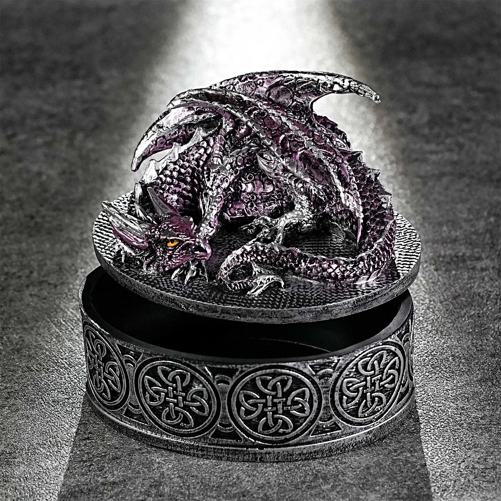 1Pcs Dragon Storage Box Resin Blue Purple Dice Cup Resin Dice Box for D&D COC Role RPG DND Table Game
1Pcs Dragon Storage Box Resin Blue Purple Dice Cup Resin Dice Box for D&D COC Role RPG DND Table Game