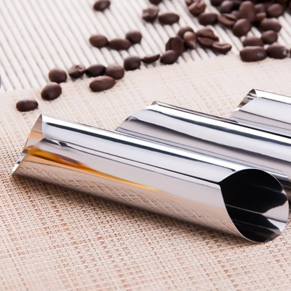 12Pcs Baking Mold Set Spiral Stainless Steel Cannoli Form Tubes Reusable DIY Cake Baking Cones Pastry Cylindrical Tubes Kitchen
12Pcs Baking Mold Set Spiral Stainless Steel Cannoli Form Tubes Reusable DIY Cake Baking Cones Pastry Cylindrical Tubes Kitchen